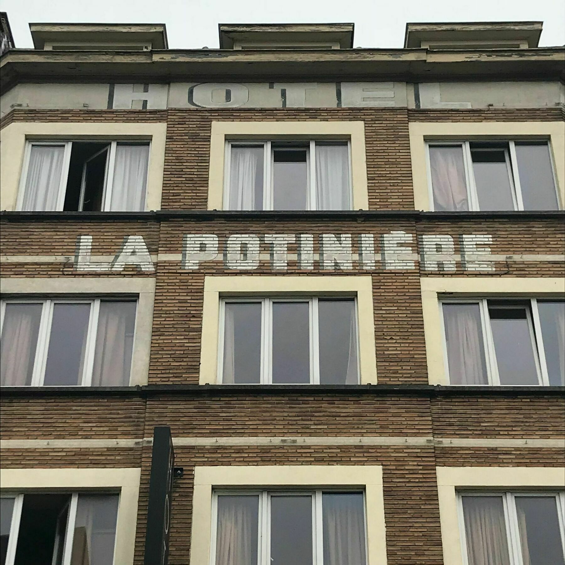 ホテル ラ ポティニエル Schaerbeek エクステリア 写真